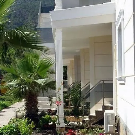 Beach Club 3* 阿德拉桑