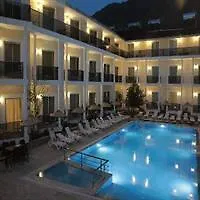 Beach Club 3* 阿德拉桑